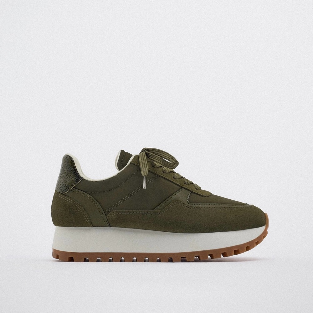 Platform sneakers